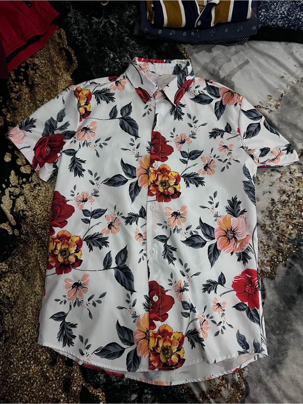 Men's White Floral Short-Sleeve Button-Up Shirt